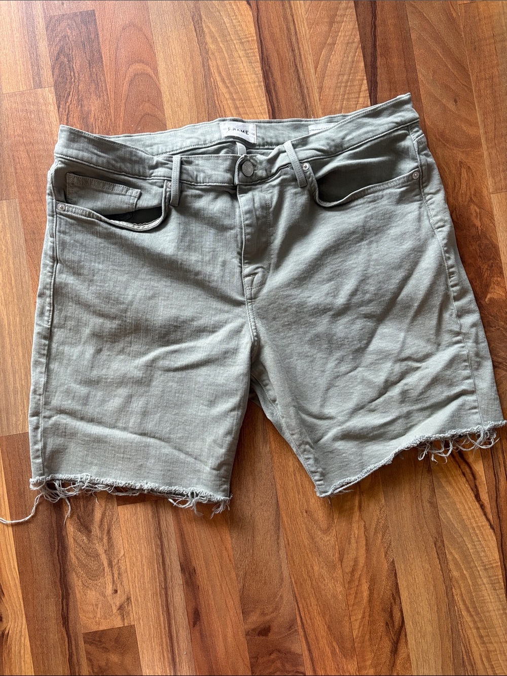 FRAME L’Homme Cut Off Denim Shorts Men’s Size 38 Gray Raw Hem Stretch
